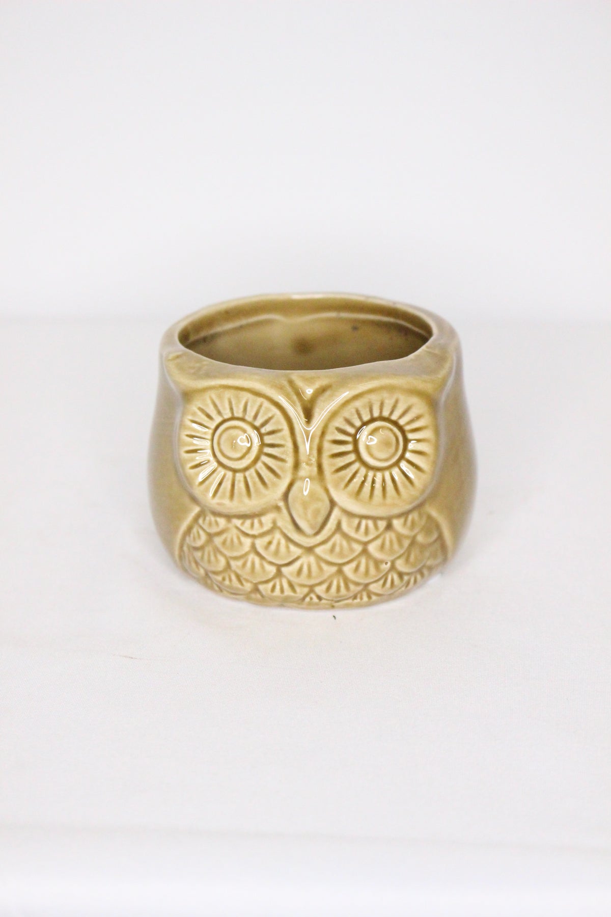 Vaso in ceramica a forma di gufo